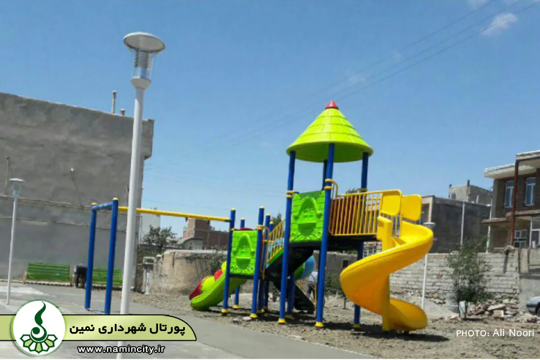 عملیات آماده سازی بوستان محله امام حسین(گونی)