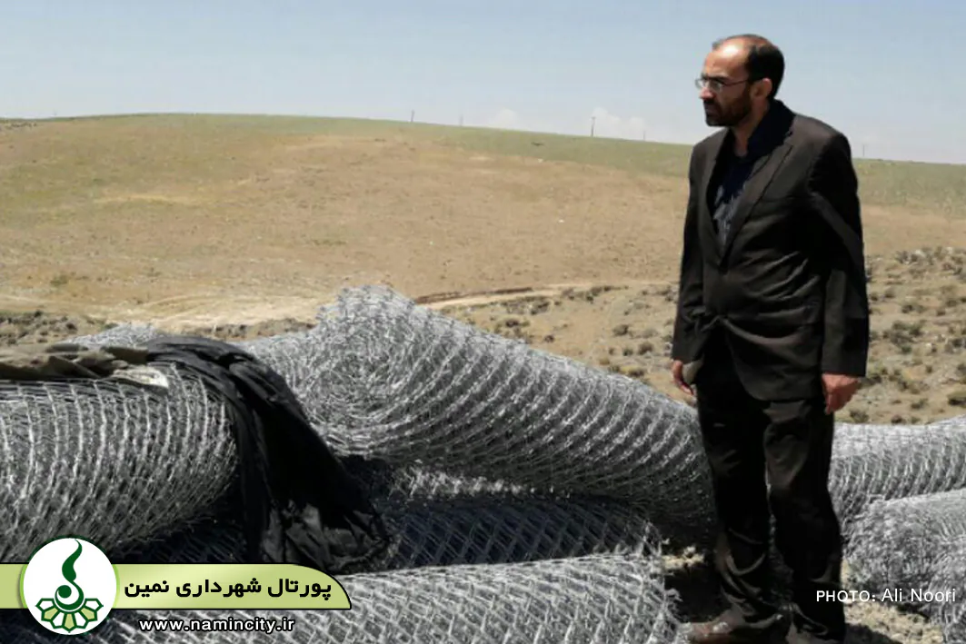 بازدید شهردار نمین از روند اجرایی پروژه ساماندهی محل دفن زباله شهر نمین