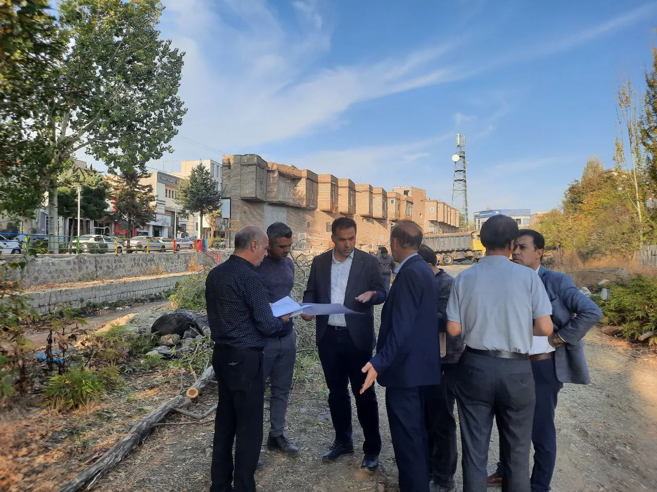 عملیات اجرای دیوار حایل رودخانه نمین چای