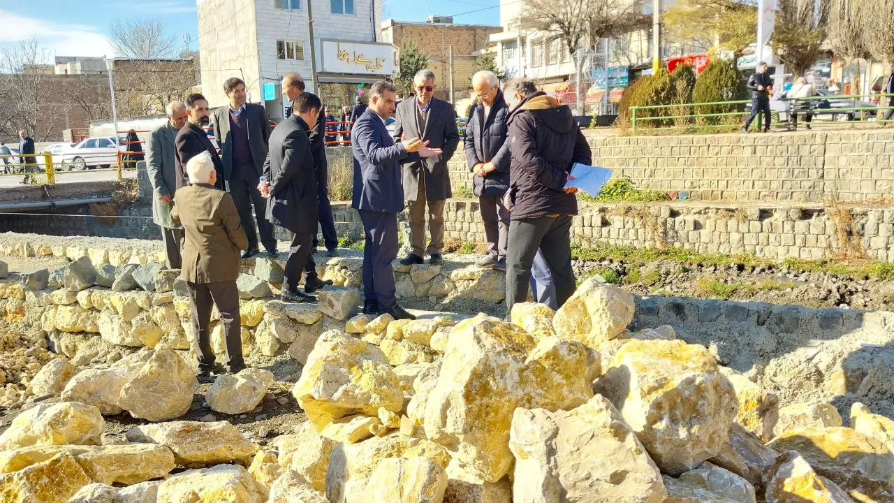 بازدید مهندس بدری از اجرای دیوار حایل رودخانه نمین چای