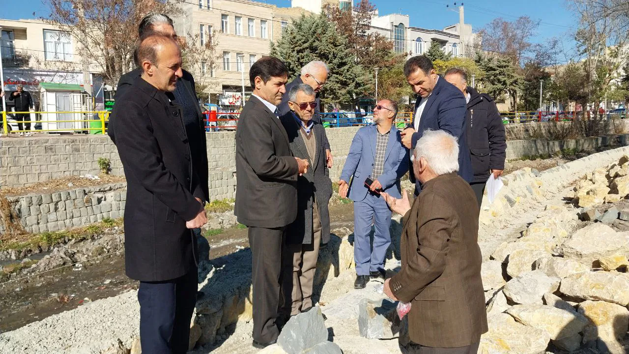 بازدید مهندس بدری از اجرای دیوار حایل رودخانه نمین چای