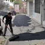 زیرسازی و آسفالت ریزی پیاده رو بلوار امام خمینی(ره)