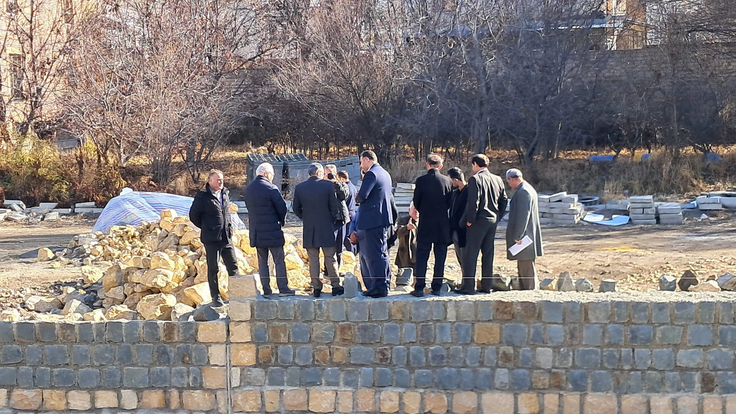 بازدید مهندس بدری از اجرای دیوار حایل رودخانه نمین چای