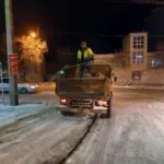 انجام عملیات نمک پاشی در سطح شهر انجام عملیات نمک پاشی در سطح شهر