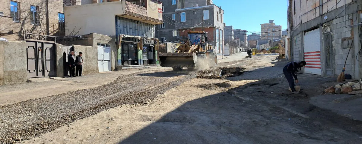 شن ریزی محل حفاری شده در خیابان شهیدچمران (بلاغ باشی) شن ریزی محل حفاری شده در خیابان شهیدچمران (بلاغ باشی)