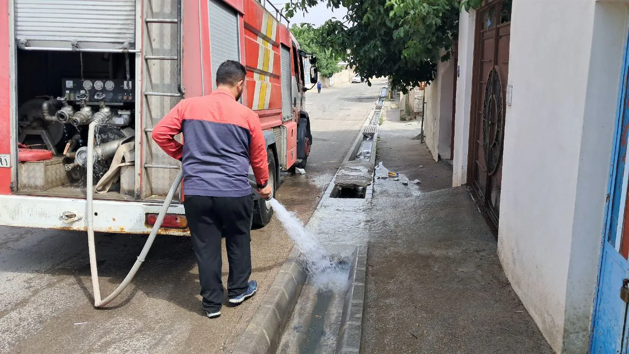گزارش عملیات پاکسازی و ضدعفونی کانال های آب سطح شهر