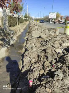 اجرای زیرسازی جوب خیابان امام (ره) نرسیده به سه راهی مسکن مهر